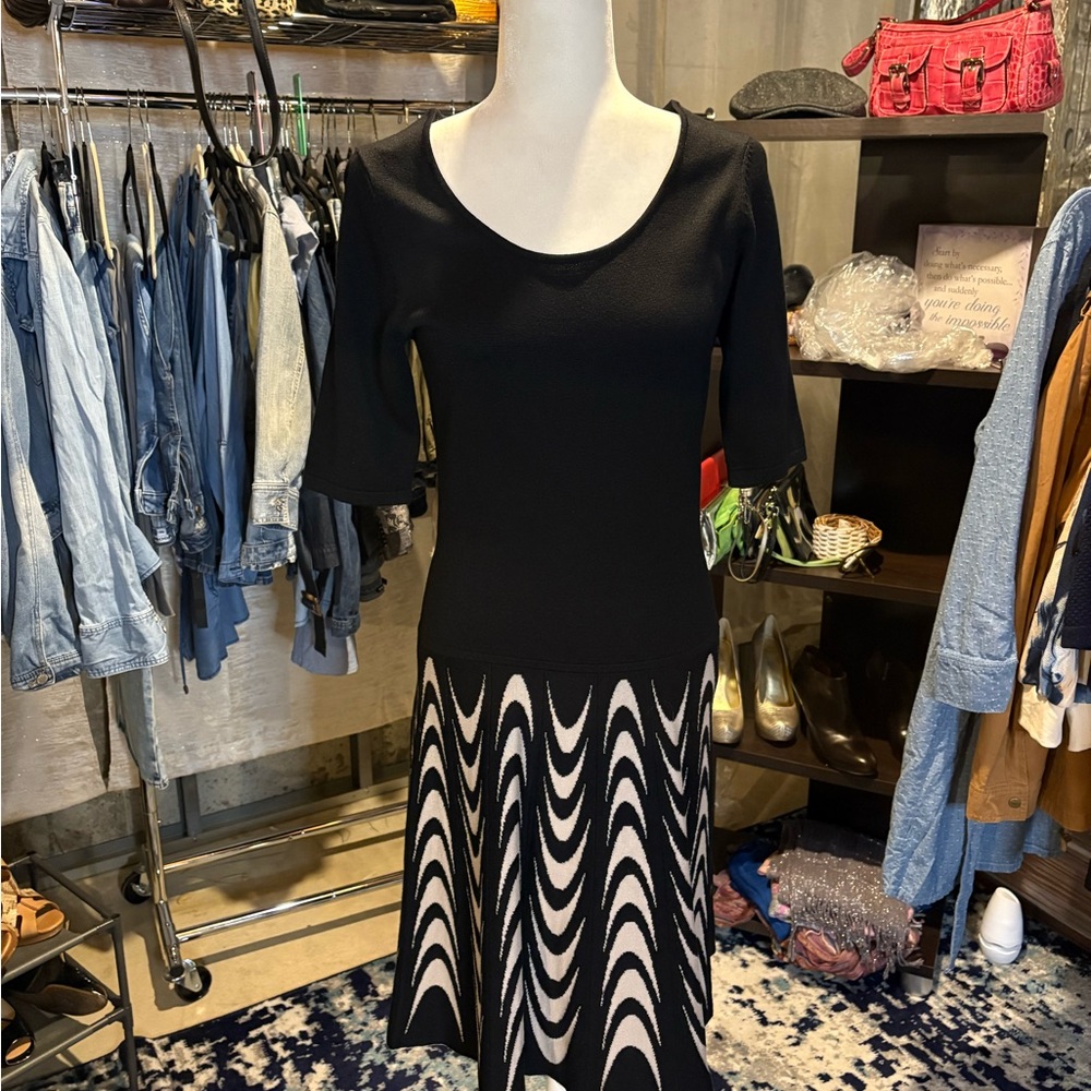 Just...Taylor Black and Cream Midi Dress